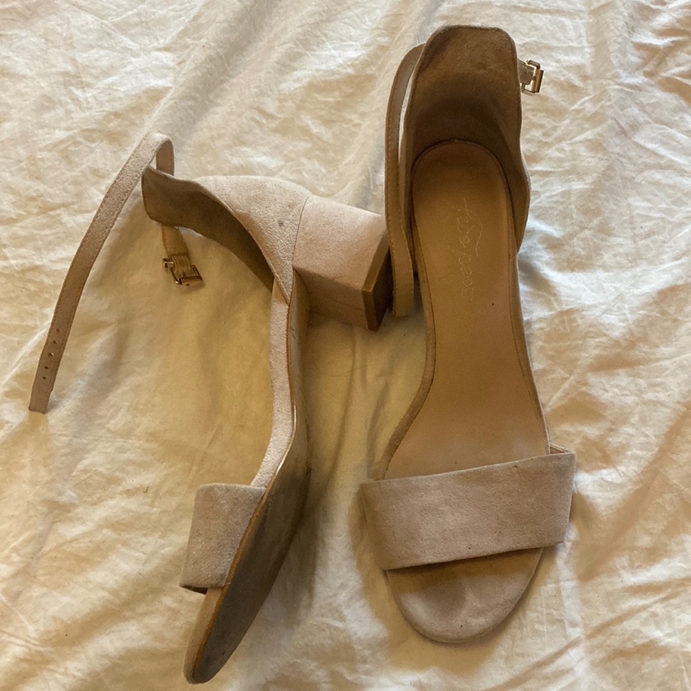 Free people beige suede heel